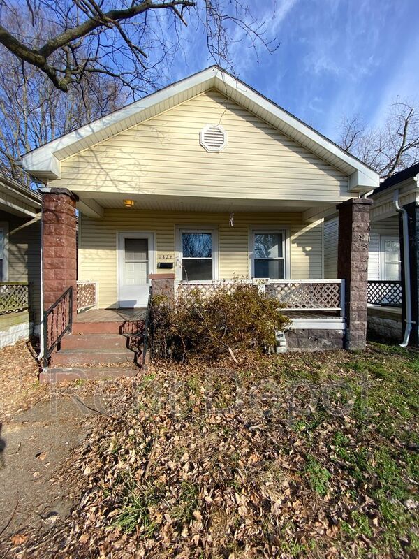 Primary Photo - 1328 E Illinois St