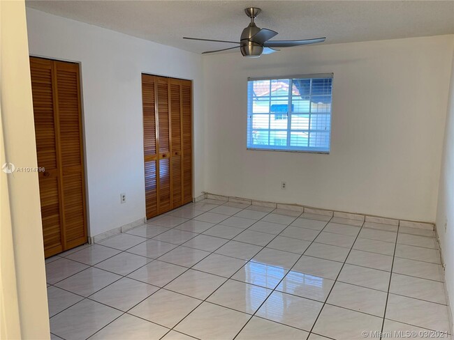 Building Photo - 10101 W Okeechobee Rd