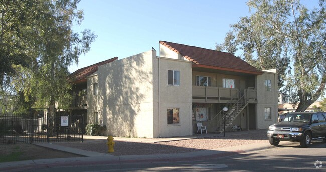 Building Photo - Los Jardines Apartments