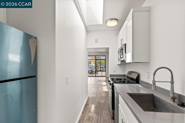 Building Photo - 646 Hegenberger Rd