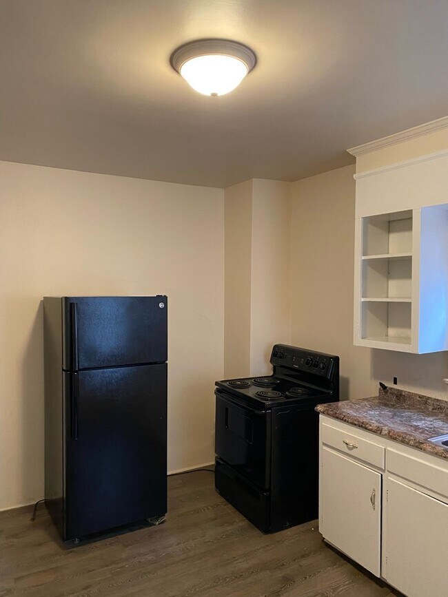 Building Photo - 627 W Philadelphia St