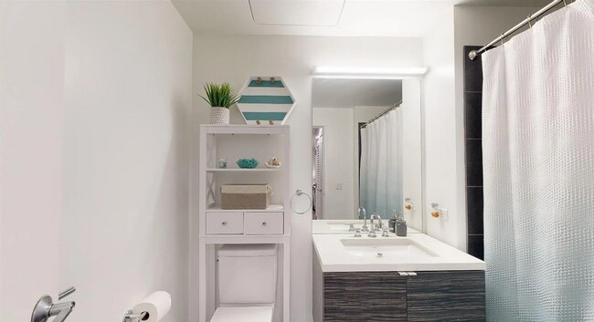 Building Photo - Corner view. Luxury. High end appliances. ...