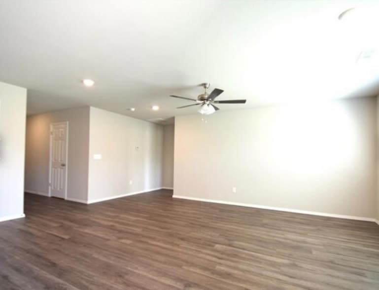 Building Photo - 2903 W McLaren Dr