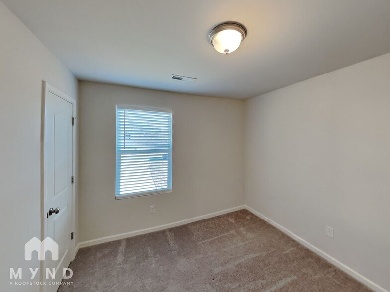 Building Photo - 6378 Century Ln