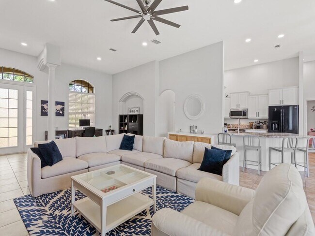 Building Photo - 6420 Parklane Ct