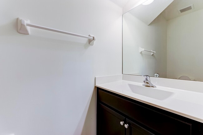 Building Photo - 4022 Devenshire Ct
