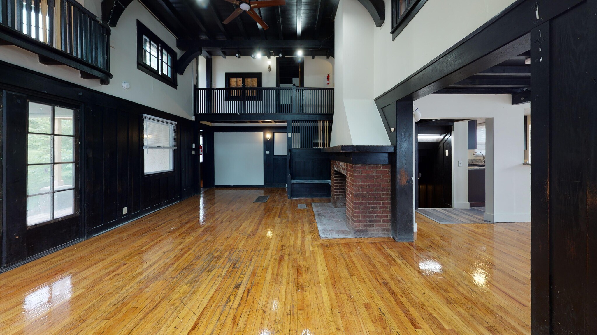 Building Photo - 244 E 17th Ave