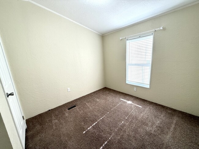 Building Photo - 291 Golden Dr