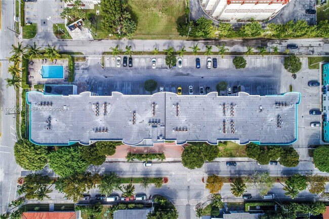 Building Photo - 1555 N Treasure Dr