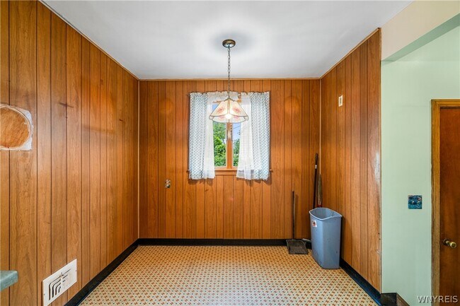Building Photo - 6 Nokomis Pkwy