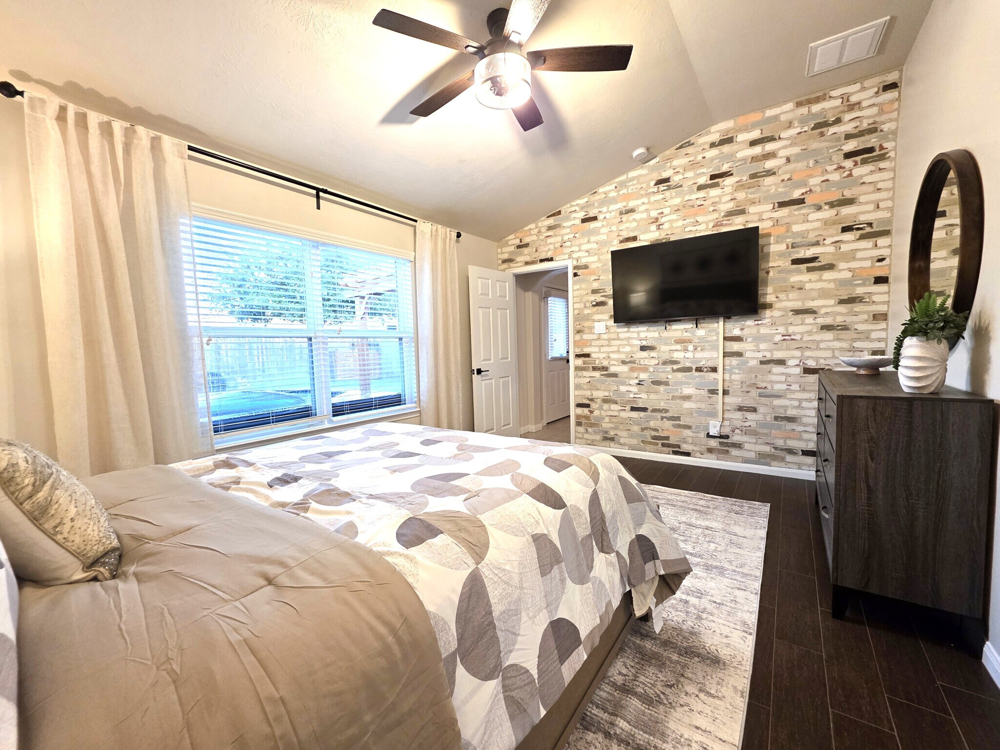 Building Photo - 15434 Kaston Dr