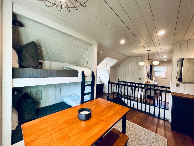 Building Photo - 617 Freel Dr