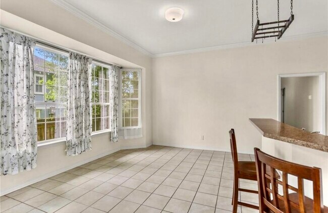 Building Photo - 2424 Lavender St