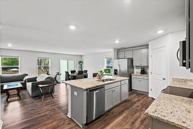 Building Photo - For Rent: Modern 4-Bedroom Home with Priva...