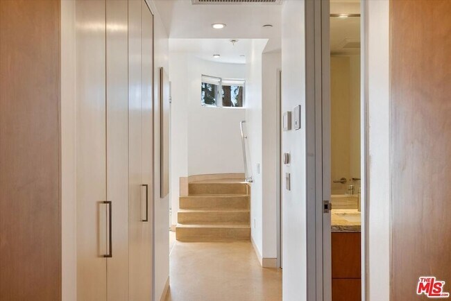 Building Photo - 2301 10th St