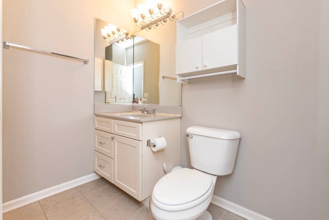 Building Photo - 2331 N Lister Ave