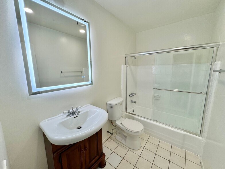 Building Photo - 12721 Matteson Ave