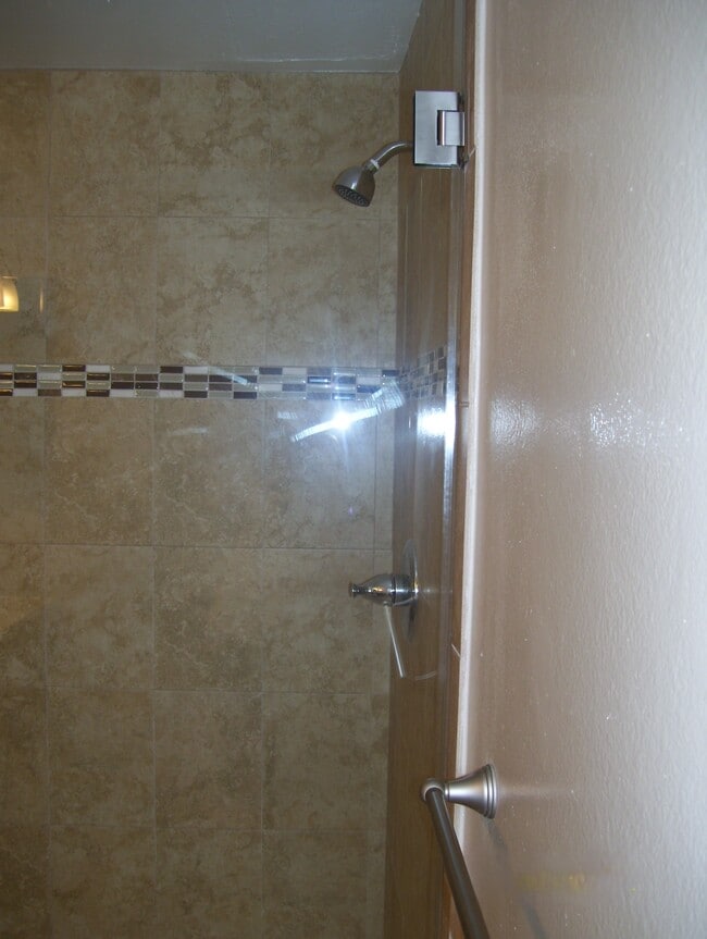 Building Photo - 1007 S Catalina Ave