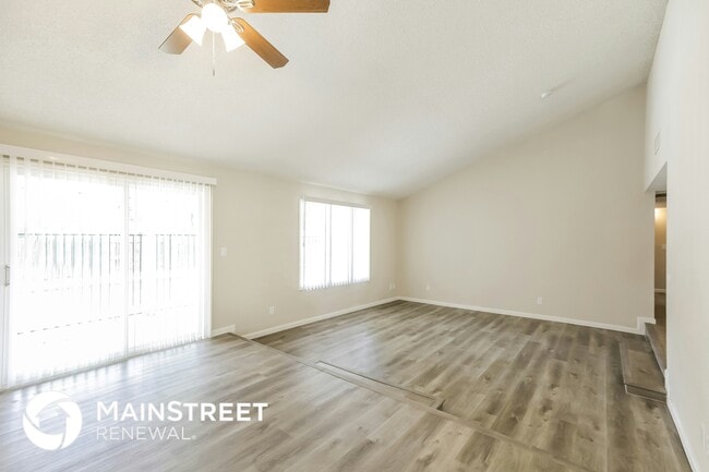 Building Photo - 8921 W Weldon Ave