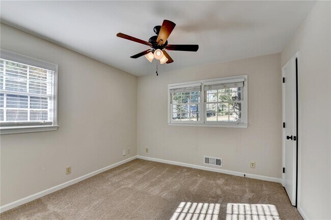 Building Photo - 478 Dorsey Cir SW