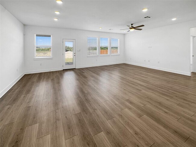 Building Photo - 1420 Carvin Wy