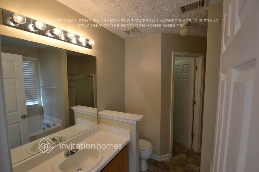 Building Photo - 1456 Gates Cir SE