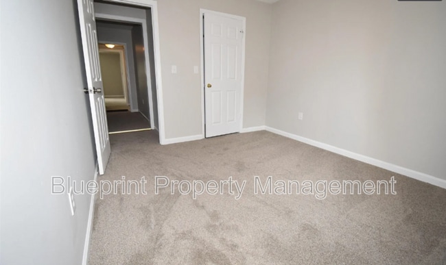 Building Photo - 1033 Minor Dr