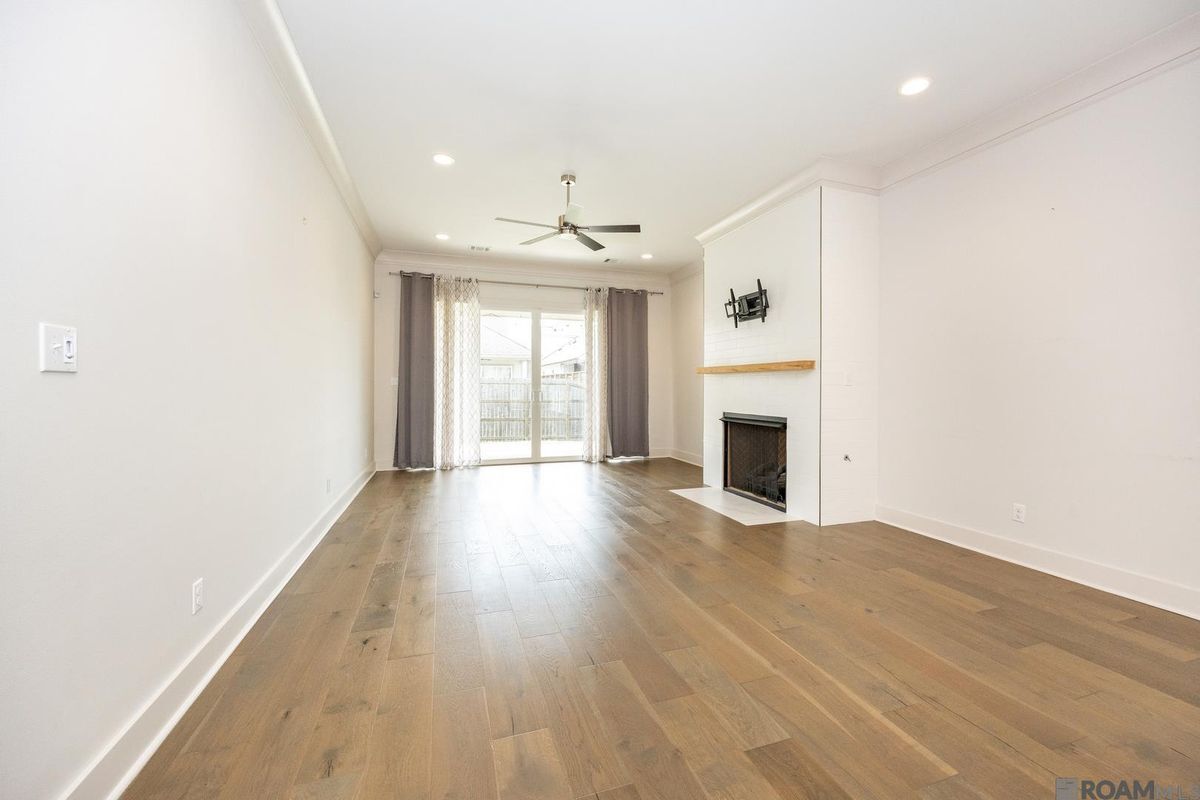 Building Photo - 8543 Landau Dr