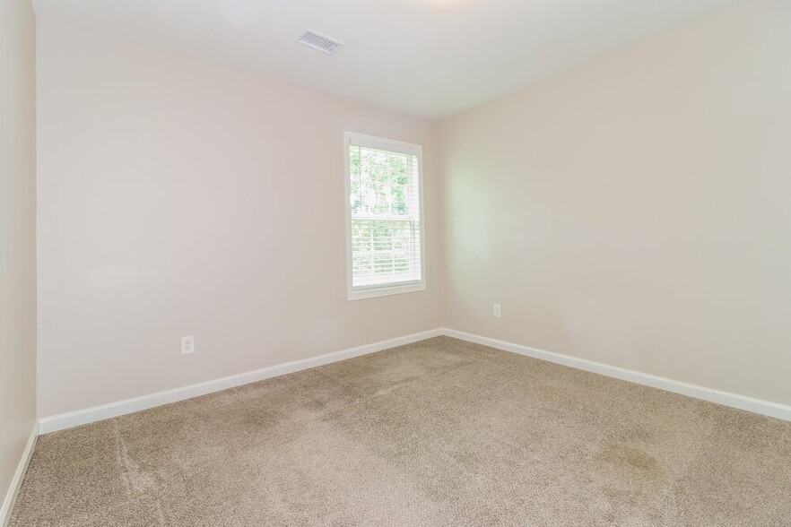 Building Photo - 6695 White Walnut Way