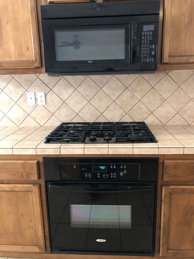 Building Photo - Available Now - Well-Maintained Home for Rent