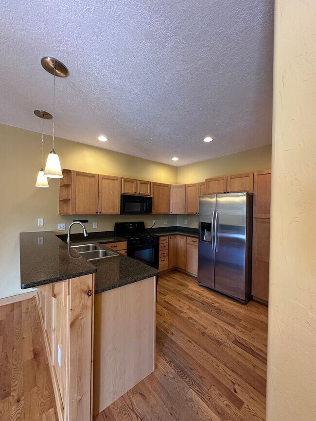 Building Photo - Cute Bungalow style home in Bozeman!  Move...