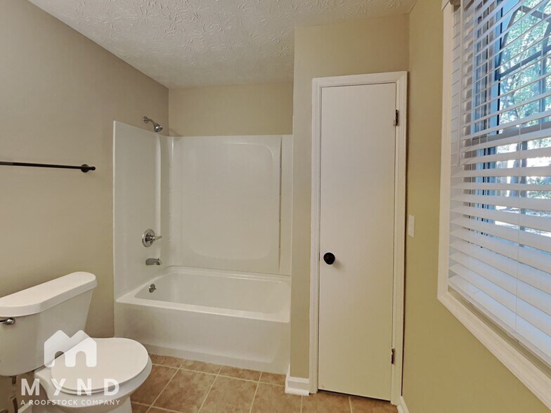Building Photo - 2805 Varlet Ct SW