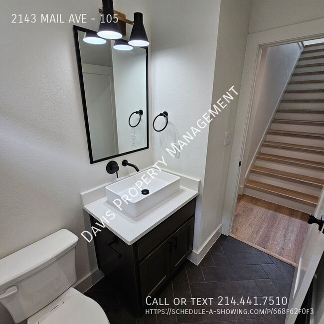 Building Photo - 2143 Mail Ave