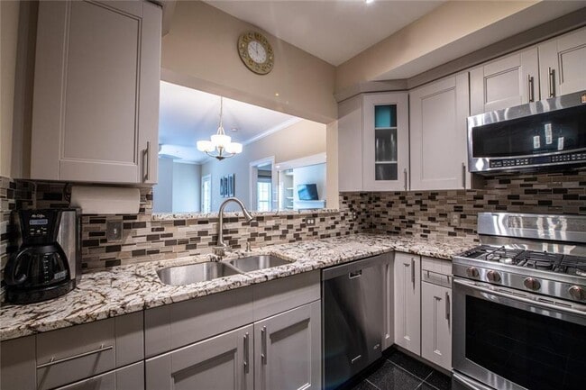 Building Photo - 3275 Lenox Rd NE