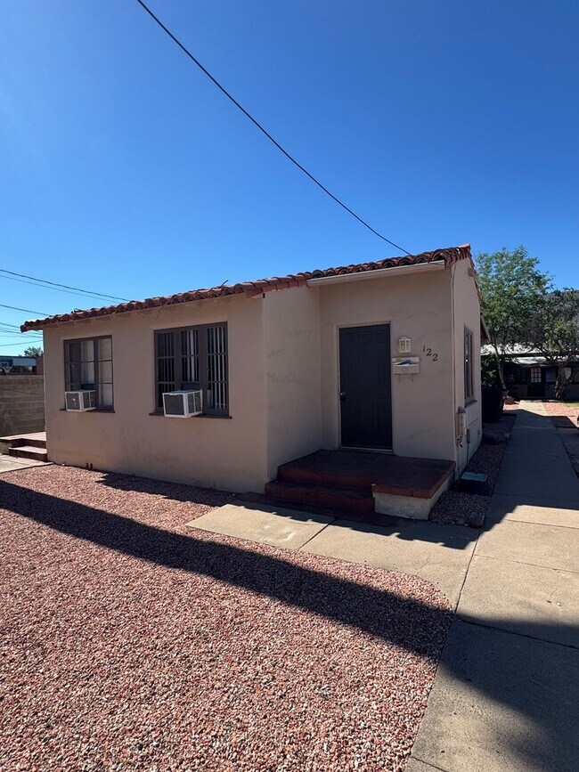 Primary Photo - 122 N Wilbur