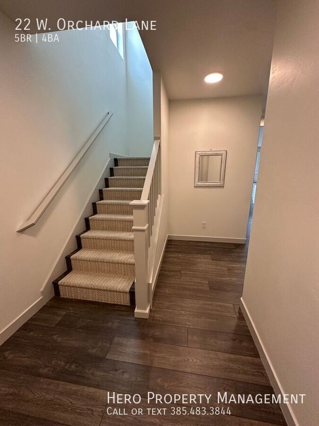 Building Photo - 22 W Orch Ln