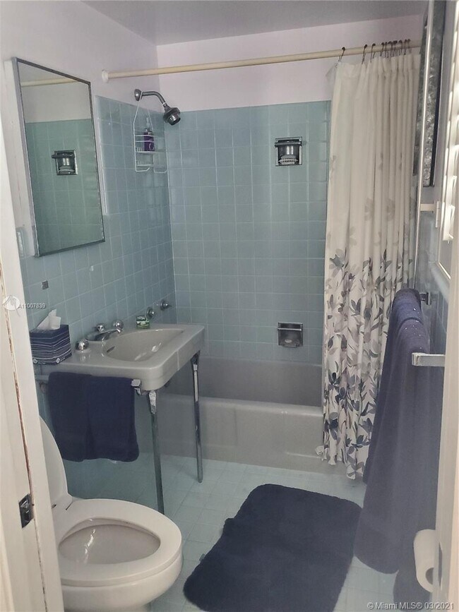 Building Photo - 10170 Collins Ave