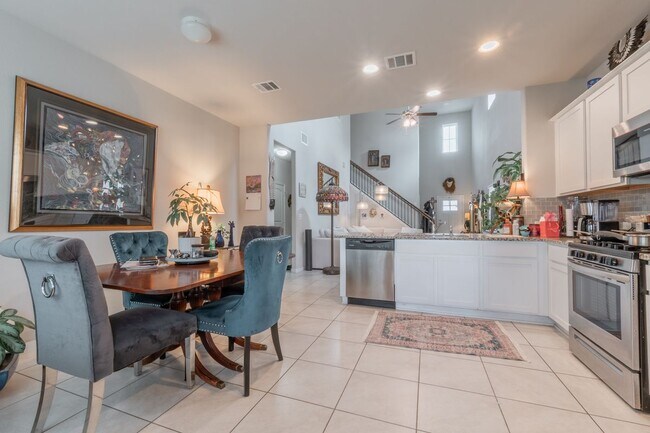Building Photo - 1124 La Conterra Blvd
