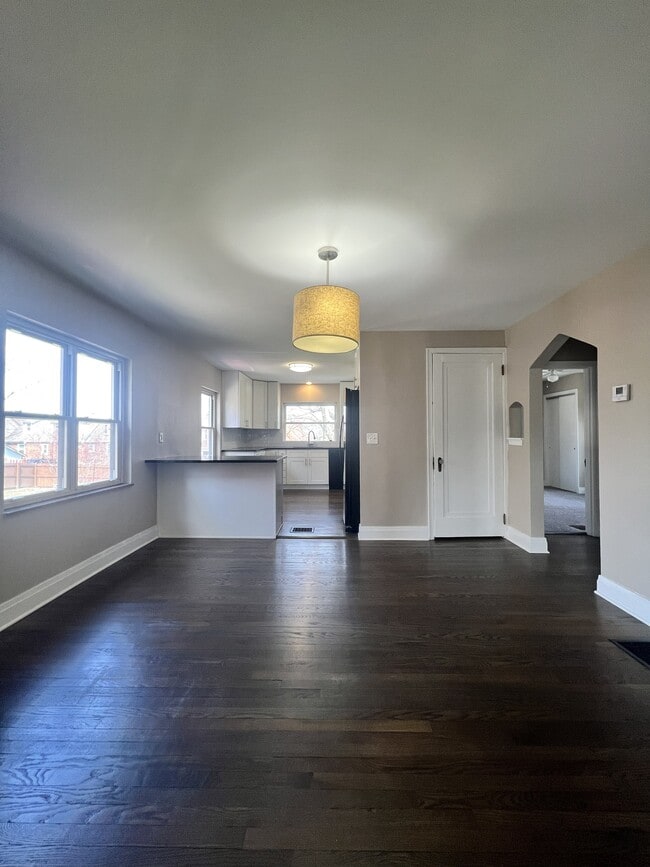 Building Photo - 5194 Sidney Rd