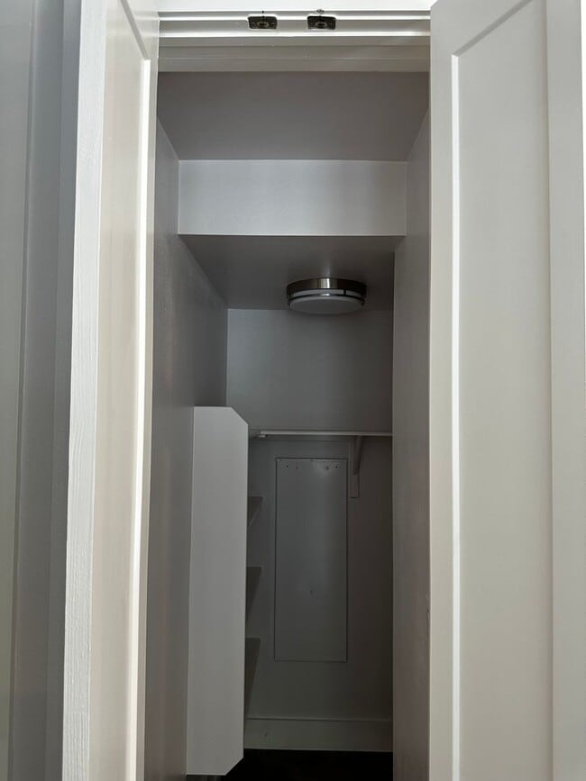 Building Photo - TX-AUS-113DEN