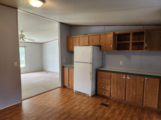 Building Photo - 3b/2b Ranch Home