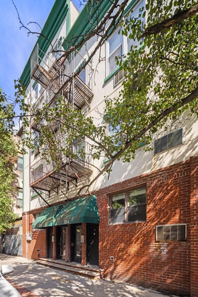 Building Photo - 354 1st St