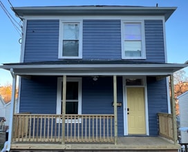 Building Photo - 113 Stafford St