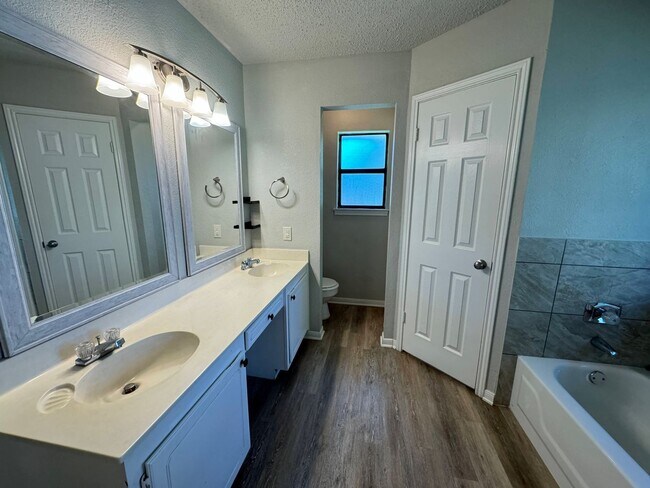 Building Photo - 310 Baumann Dr