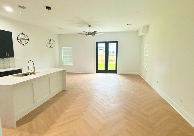 Building Photo - 4117 Shelby Cir