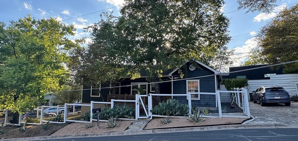 Primary Photo - 800 Prospect Ave