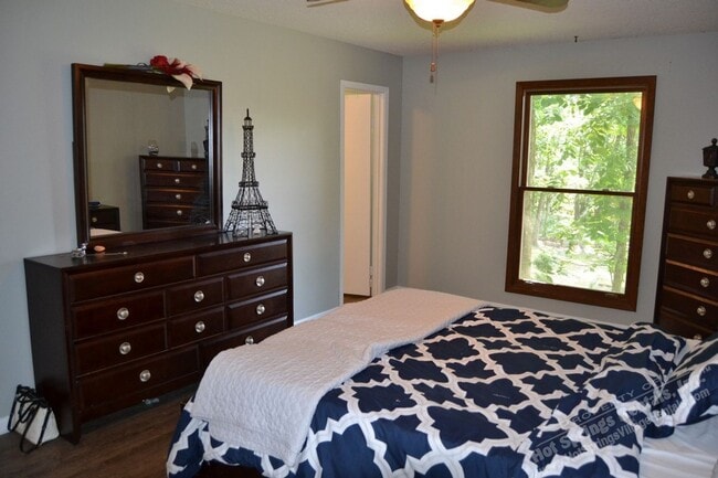 Building Photo - Lake DeSoto Area | Home |Unfurnished