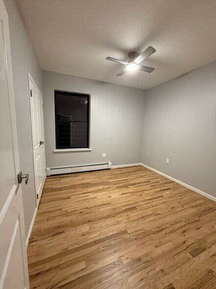 Building Photo - 982 Dumont Ave