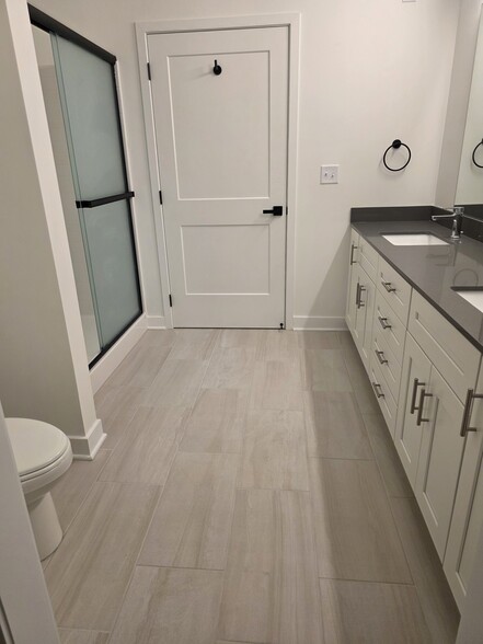Building Photo - 45 at Creekside Apartments
