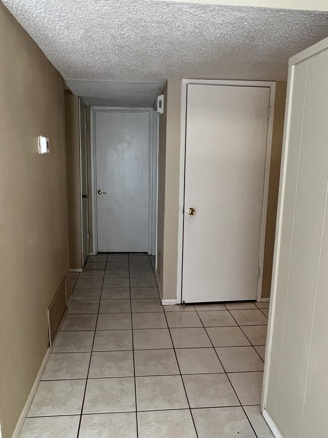 Building Photo - 1880 Caballero Way